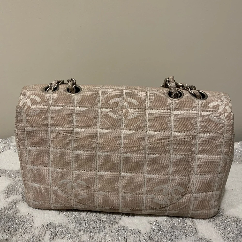 Channel Handbag - Picture 2 of 5